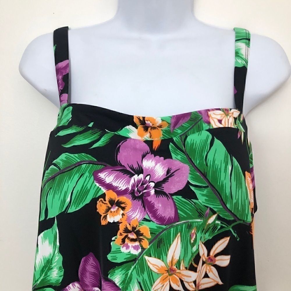 NWOT Swim365 Size 24W Pretty Swim Top!